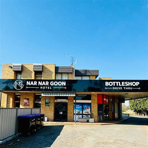 People enjoying breakfast at the Nar Nar Goon General Store café.